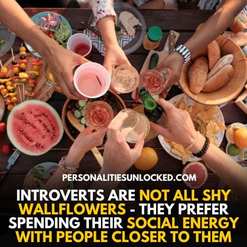 Do introverts have a hard time making friends?